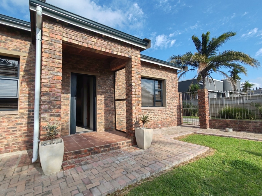  Bedroom Property for Sale in Newton Park Eastern Cape